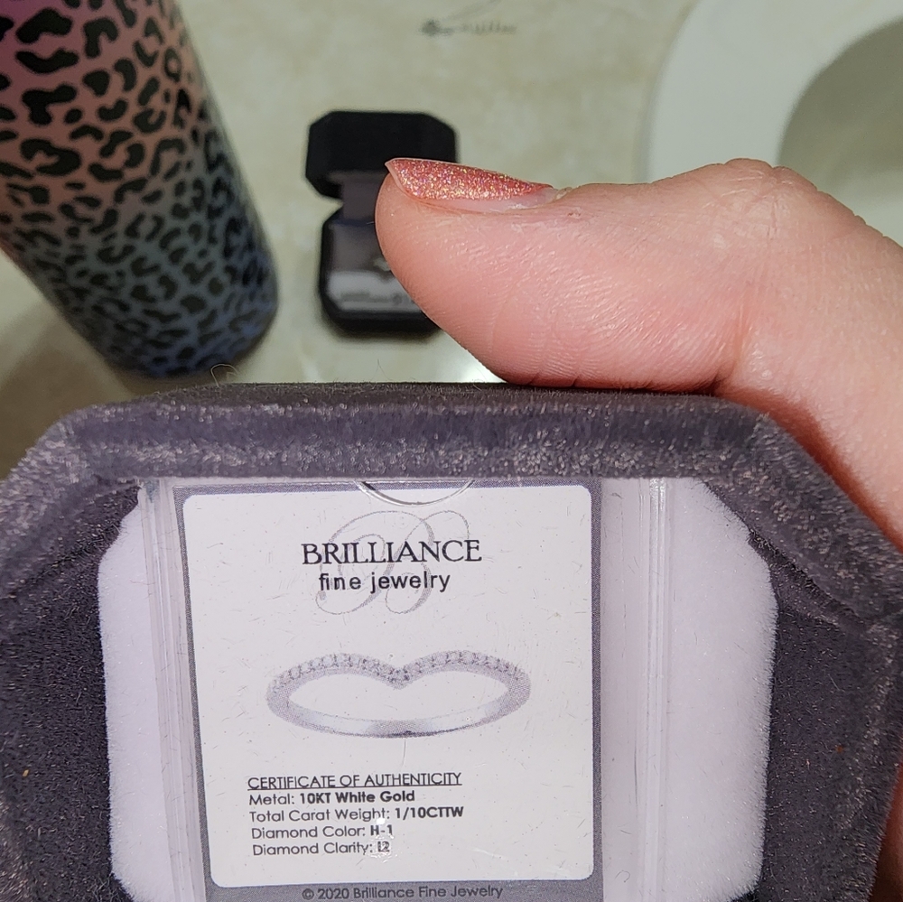 Wedding ring - Picture 2 of 2